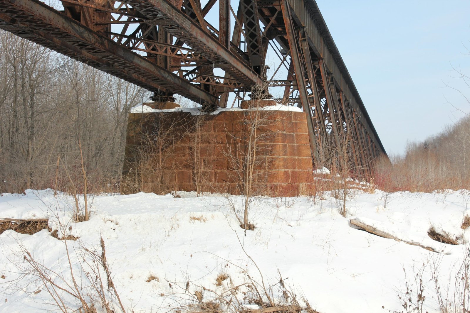 East deck truss pier